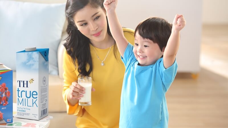 Sữa TH ít đường giúp bé bổ sung dinh dưỡng, hỗ trợ phát triển chiều cao và tăng cường miễn dịch hiệu quả