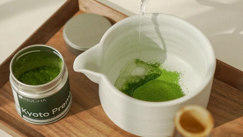 Matcha latte chay nên chọn sữa hạt không đường, vị thanh