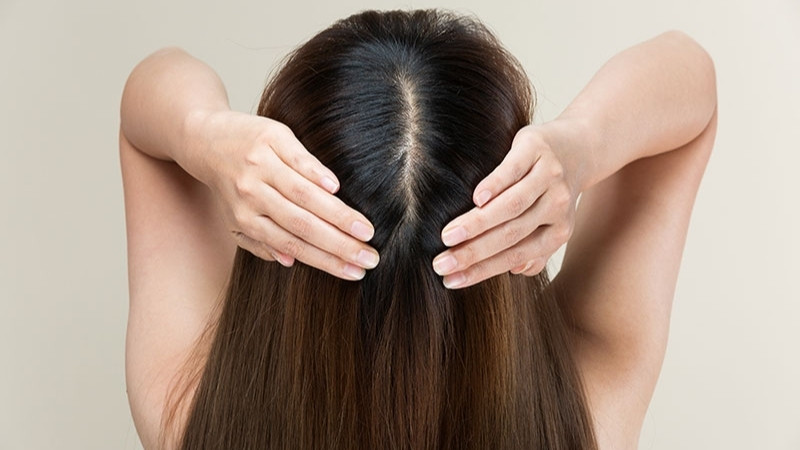 Mẹ bỉm có thể thấy tình trạng rụng tóc được cải thiện sau 2 - 4 tuần