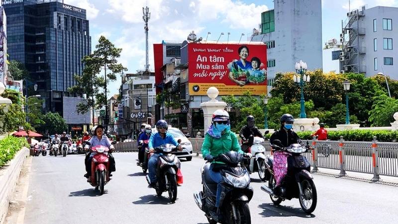 Tia UV mạnh nhất từ 10h – 16h, dễ gây hại cho da nếu không tránh nắng