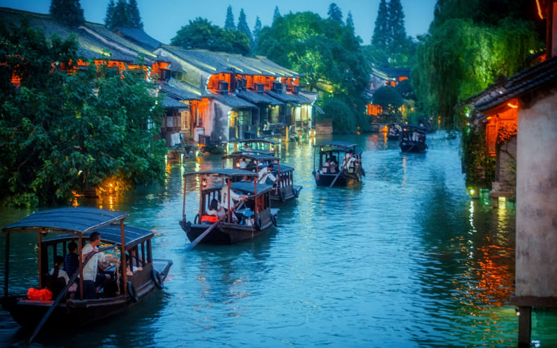 Tham quan chợ nổi và cảm nhận văn hóa sông nước Tham quan chợ nổi và cảm nhận văn hóa sông nước
