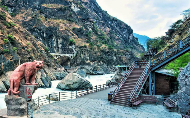 Hẻm Hổ Nhảy (Tiger Leaping Gorge)