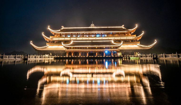 Tour đêm Ninh Bình 2025: Khám phá vẻ đẹp huyền ảo & lịch trình chi tiết