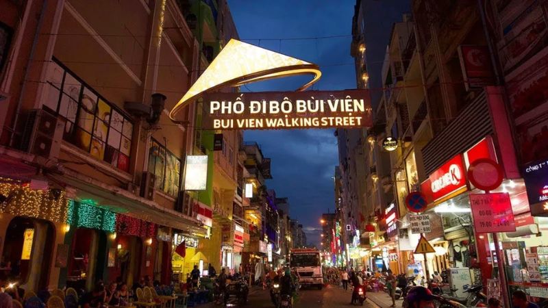Hòa mình vào không khí náo nhiệt tại phố đi bộ Bùi Viện