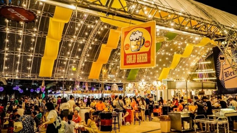 Khu chợ Helio Night Market là thiên đường ẩm thực và mua sắm