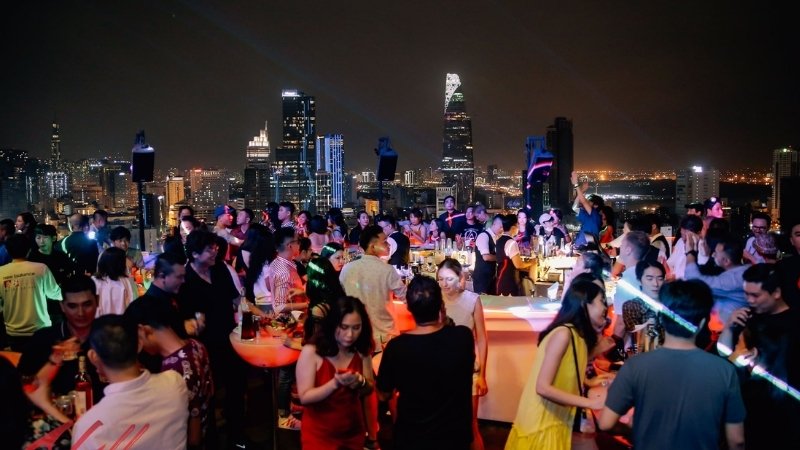 Không gian Chill Skybar sang trọng