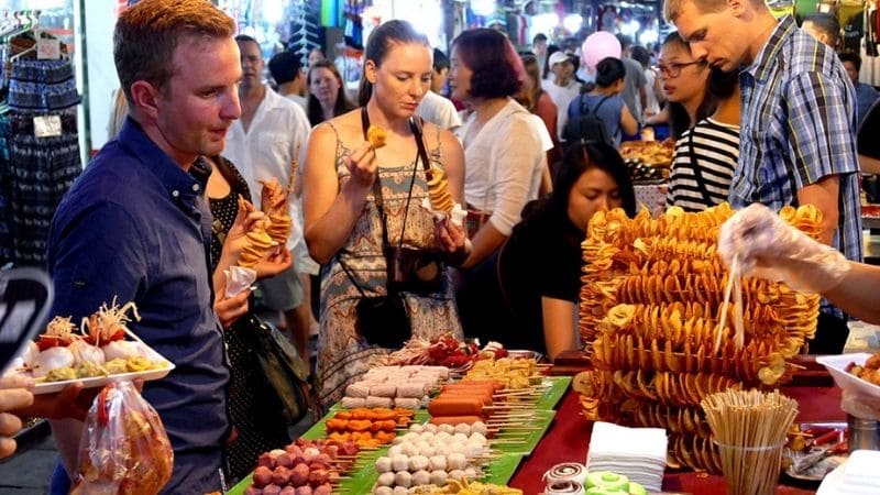 Tour ẩm thực đêm Sài Gòn