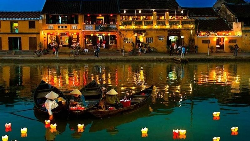Sông Hoài Hội An về đêm
