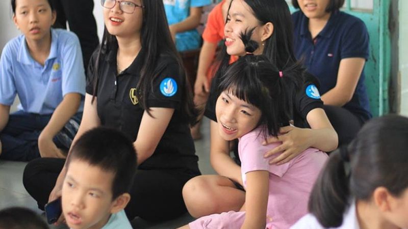 Câu lạc bộ B.E.S.T tổ chức chương trình Đông Yêu Thương cho các em nhỏ kém may mắn Câu lạc bộ B.E.S.T tổ chức chương trình Đông Yêu Thương cho các em nhỏ kém may mắn