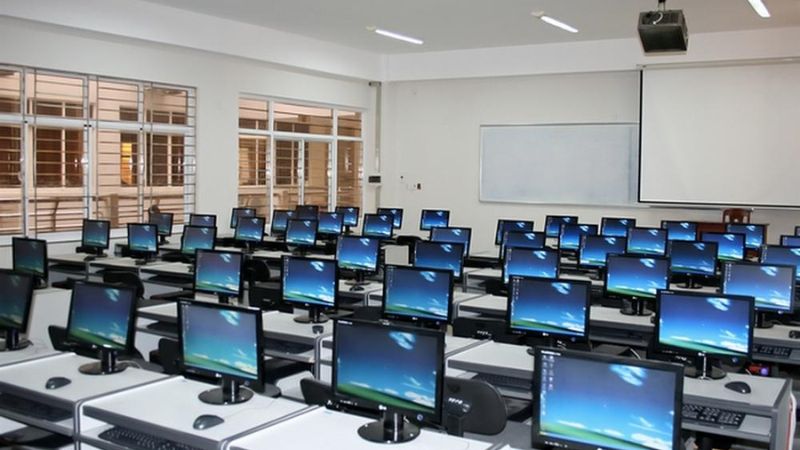 Phòng tin học tại Đại học Sư phạm TPHCM Phòng tin học tại Đại học Sư phạm TPHCM