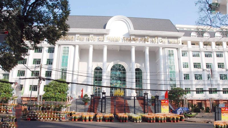 Đại học Sư phạm TPHCM là trường đại học công lập hàng đầu về đào tạo giáo viên và nghiên cứu giáo dục tại khu vực phía Nam Đại học Sư phạm TPHCM là trường đại học công lập hàng đầu về đào tạo giáo viên và nghiên cứu giáo dục tại khu vực phía Nam