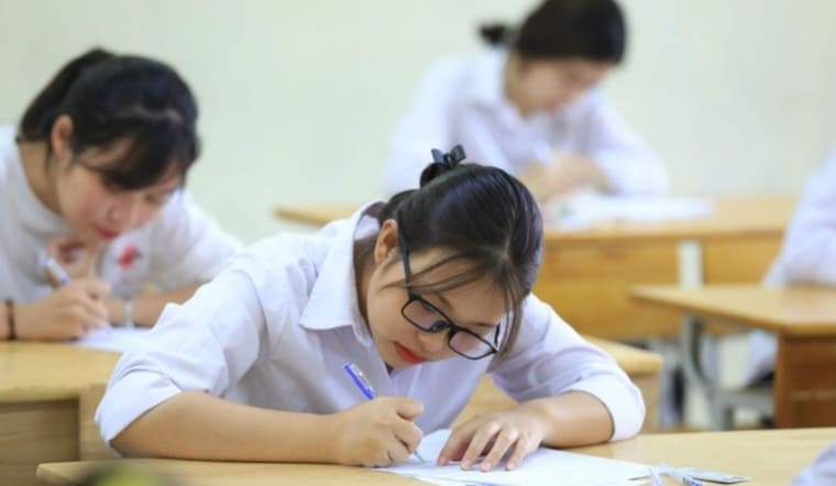 Trượt đại học nên đi làm hay ôn thi lại? Lựa chọn nào phù hợp