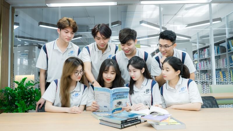 Mạng lưới đối tác doanh nghiệp và cựu sinh viên Mạng lưới đối tác doanh nghiệp và cựu sinh viên