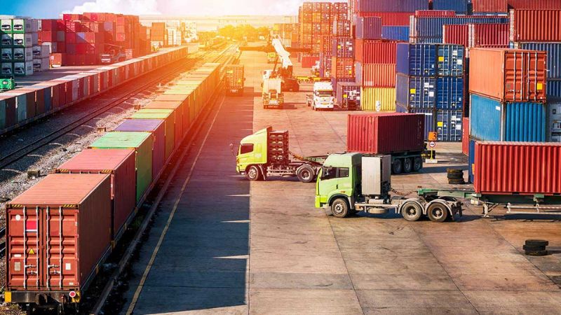 Logistics có nhu cầu nhân lực cao, cơ hội việc làm rộng mở và mức thu nhập hấp dẫn trong thời đại thương mại toàn cầu