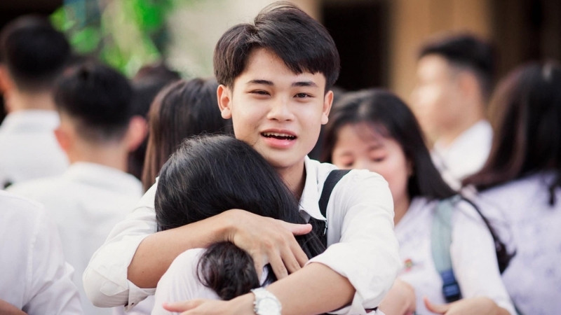 Đừng ngại chia sẻ với người thân, bạn bè Đừng ngại chia sẻ với người thân, bạn bè