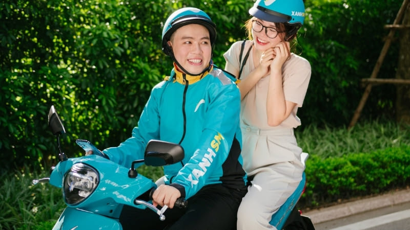 Xe ôm công nghệ, xe đạp công cộng tiện lợi cho quãng đường ngắn.