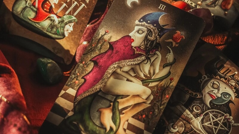 Deviant Moon Tarot