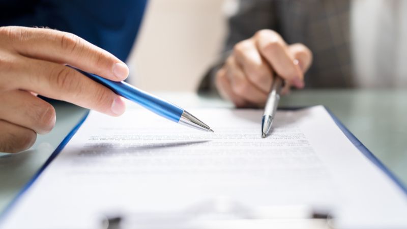 Ký giấy xác nhận đã hoàn thành thanh toán trả nợ Ký giấy xác nhận đã hoàn thành thanh toán trả nợ