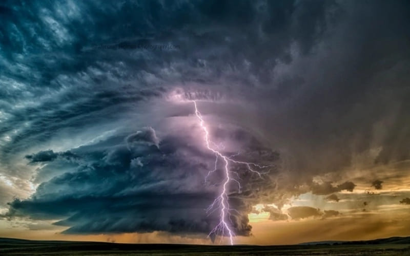 “Sấm động, gió tan” “Sấm động, gió tan”