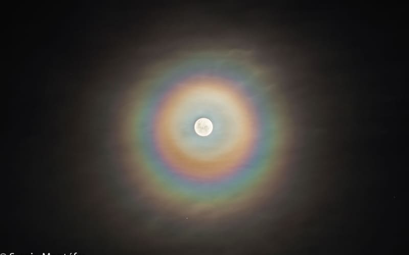 “Trăng quầng thì hạn, trăng tán thì mưa” “Trăng quầng thì hạn, trăng tán thì mưa”