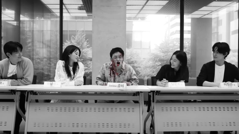 Mùa 2 tiếp tục khai thác cuộc chiến sinh tồn giữa con người và những bán zombie 