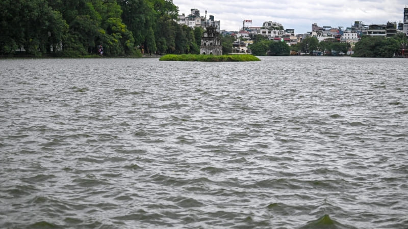 Bầu trời quang đãng thường báo trước một cơn bão lớn