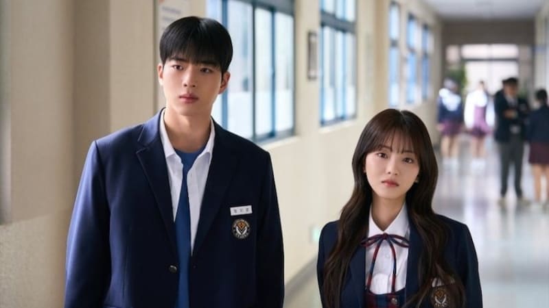 Câu chuyện xoay quanh tình yêu tuổi trẻ và định mệnh.