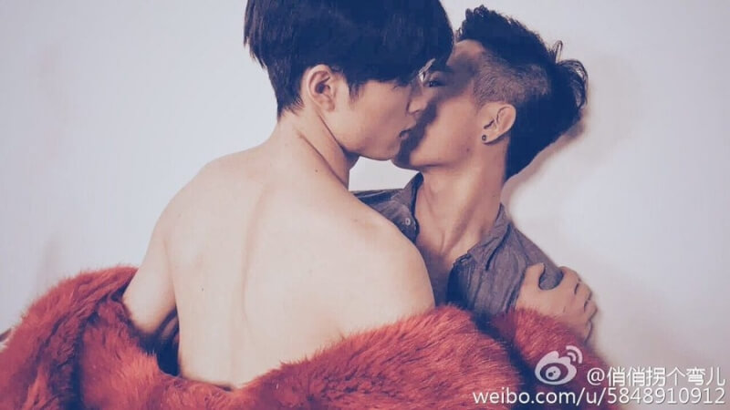 Phim “Tự bẻ cong để yêu cậu”