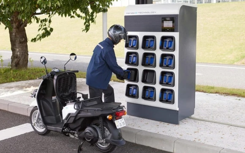 Trạm sạc/đổi pin xe máy điện