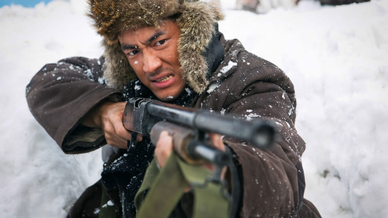 Cuộc truy đuổi tội phạm căng thẳng giữa cảnh sát và tội phạm nguy hiểm