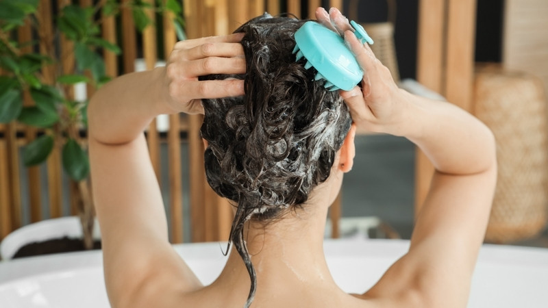 Thời gian vàng để gội đầu sau khi nhuộm tóc là 72 giờ