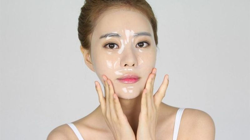 Dưỡng ẩm và tạo lớp nền trong trẻo