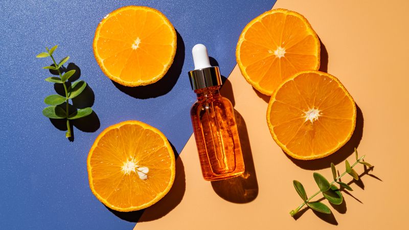Da nhạy cảm có thể dùng được serum vitamin C nhưng nên chọn nồng độ thấp Da nhạy cảm có thể dùng được serum vitamin C nhưng nên chọn nồng độ thấp