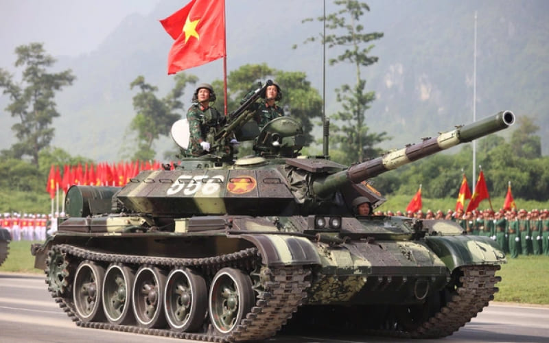 Ngắm xe tăng , tên lửa trong buổi hợp luyện diễu binh đại lễ 2 - 9 Ngắm xe tăng , tên lửa trong buổi hợp luyện diễu binh đại lễ 2 - 9