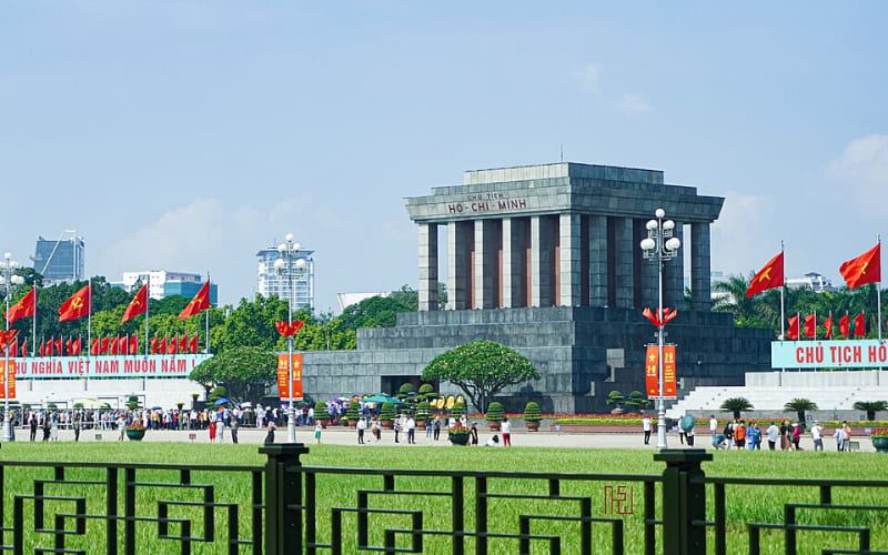 Viếng Lăng Bác, tham quan Bảo tàng Hồ Chí Minh Viếng Lăng Bác, tham quan Bảo tàng Hồ Chí Minh