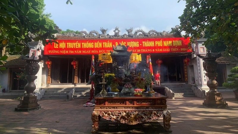 Lễ tế và dâng hương