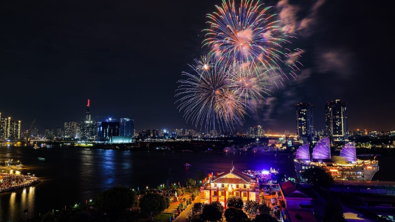 Thời lượng bắn pháo hoa tối đa là 15 phút.