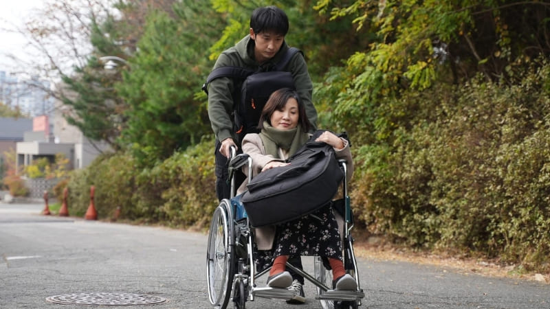 Âm thanh tối giản giúp cảm xúc người xem thấm sâu hơn. Âm thanh tối giản giúp cảm xúc người xem thấm sâu hơn.