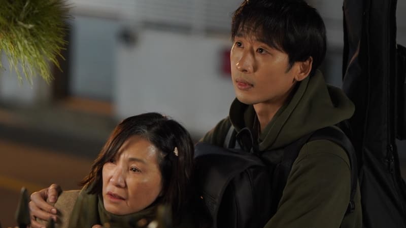 Dàn diễn viên truyền tải trọn vẹn chiều sâu tâm lý nhân vật. Dàn diễn viên truyền tải trọn vẹn chiều sâu tâm lý nhân vật.