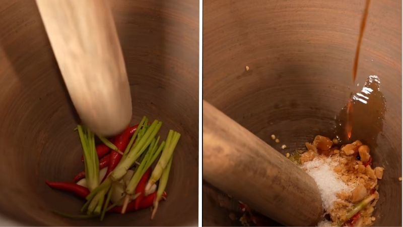 Cho các nguyên liệu vào cối và giã nhuyễn