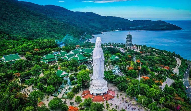 Chùa Linh Ứng Đà Nẵng: Khám phá "tam giác tâm linh" nổi tiếng bậc nhất.
