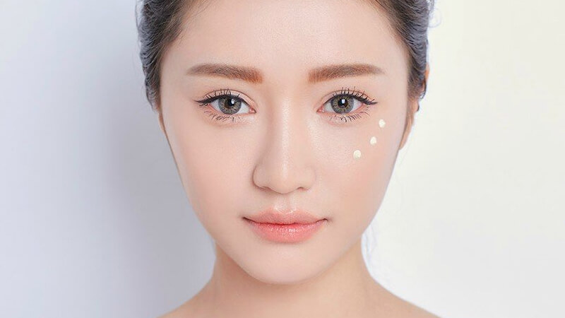 Sử dụng cushion để có lớp nền mỏng nhẹ