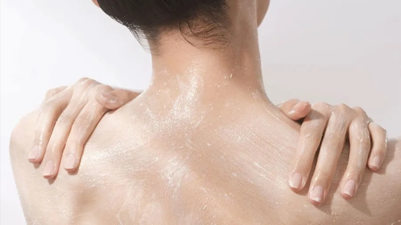 Sử dụng hoạt chất tẩy da chết