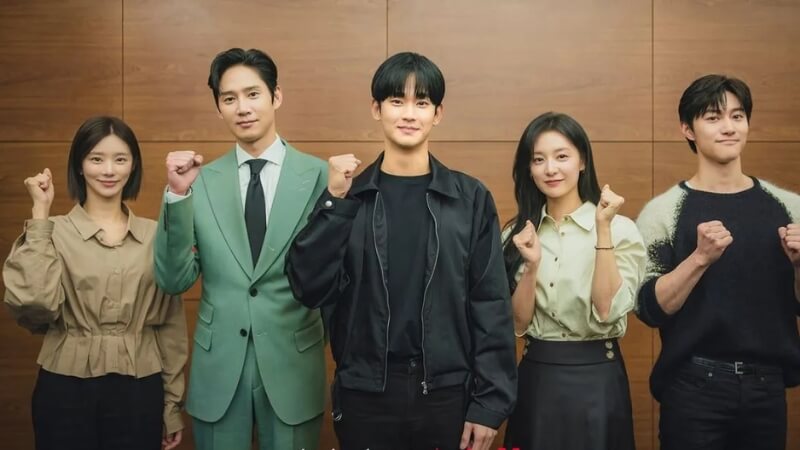 Một số đánh giá của khán giả, các trang web chuyên môn về phim Nữ hoàng nước mắt