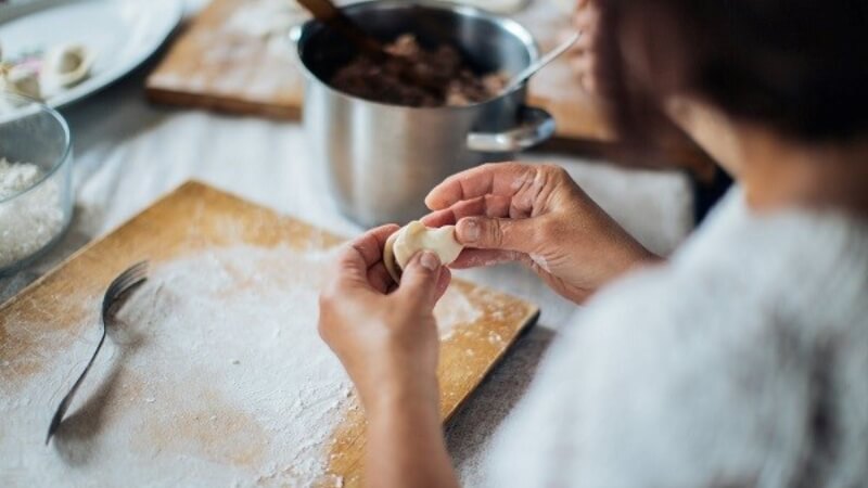 Bánh làm bằng dầu bị chai và cứng do kỹ thuật chế biến