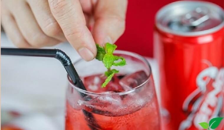 Sting Dâu bao nhiêu calo? Bảng thành phần, lượng đường và uống có hại không?