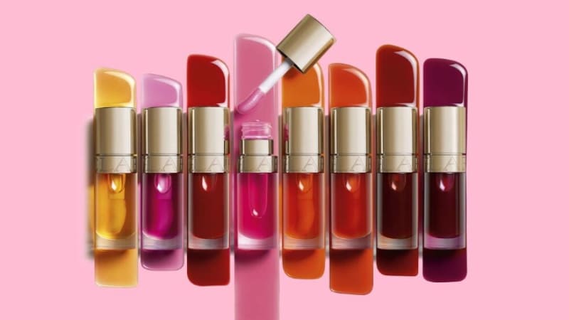 Clarins Lip Comfort Oil dưỡng mềm môi tức thì, màu nhẹ phù hợp trang điểm tự nhiên