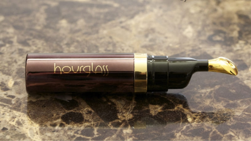 Hourglass No.28 Lip Treatment Oil phục hồi môi lão hóa, thiết kế mạ vàng cao cấp