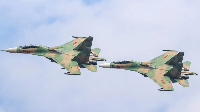 Hổ mang chúa “Su-30MK2” trên bầu trời Việt Nam Hổ mang chúa “Su-30MK2” trên bầu trời Việt Nam