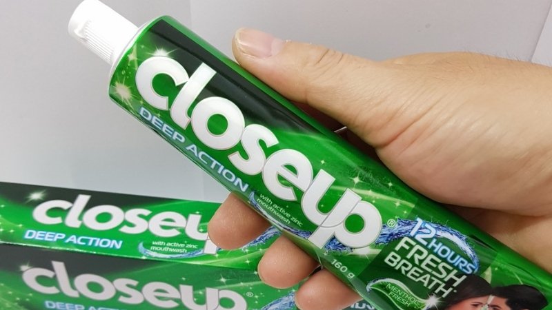 Công thức gel chứa vi hạt giúp răng sạch khuẩn, sáng tự nhiên